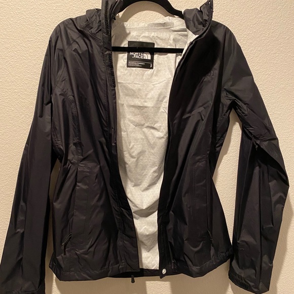 Northface Women’s Resolve Jacket — BRAND NEW! - Picture 2 of 3